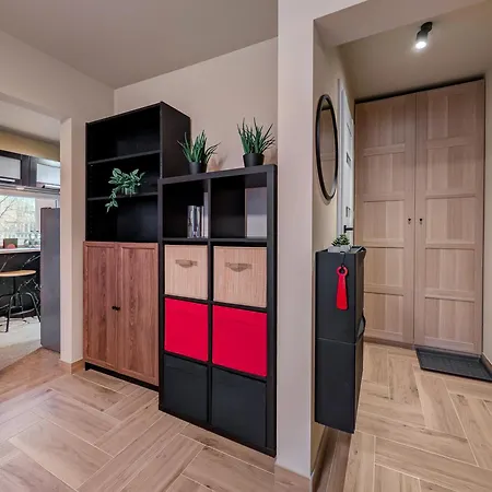 Urban Elegance By Bookinghost *