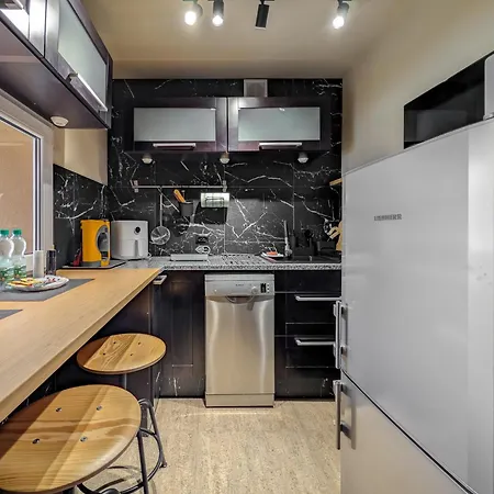 Urban Elegance By Bookinghost Vratislav