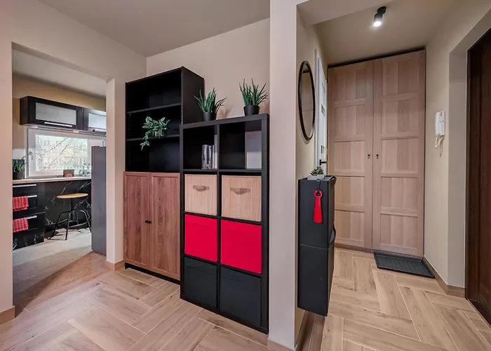 Urban Elegance By Bookinghost *