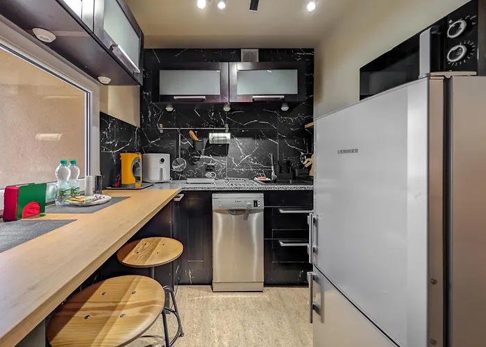 Urban Elegance By Bookinghost Vratislav